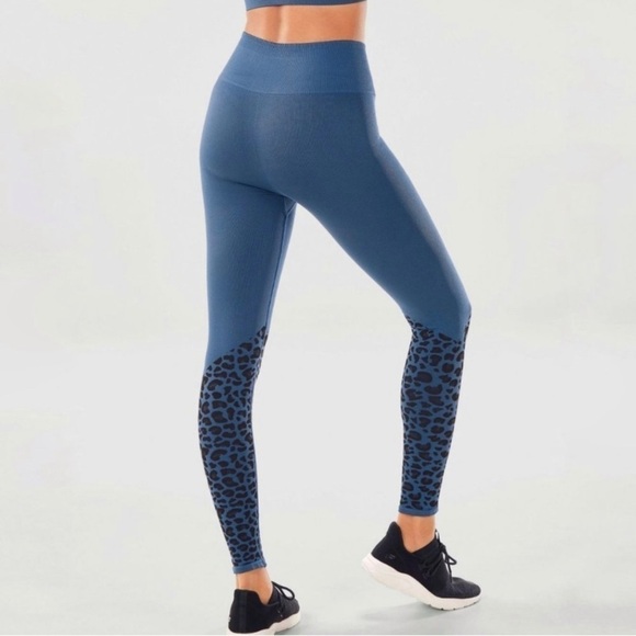 Fabletics Seamless Leopard Print Blue Leggings 66 - Picture 4 of 9